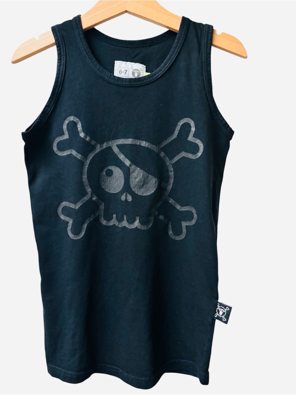 nununu Black Tank | Skull & Crossbones Graphic